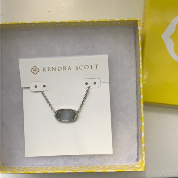 Kendra Scott- ELISA NECKLACE - Picture 5 of 5